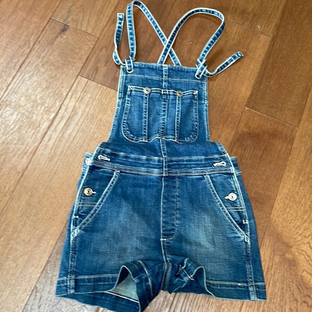 Overall shorts